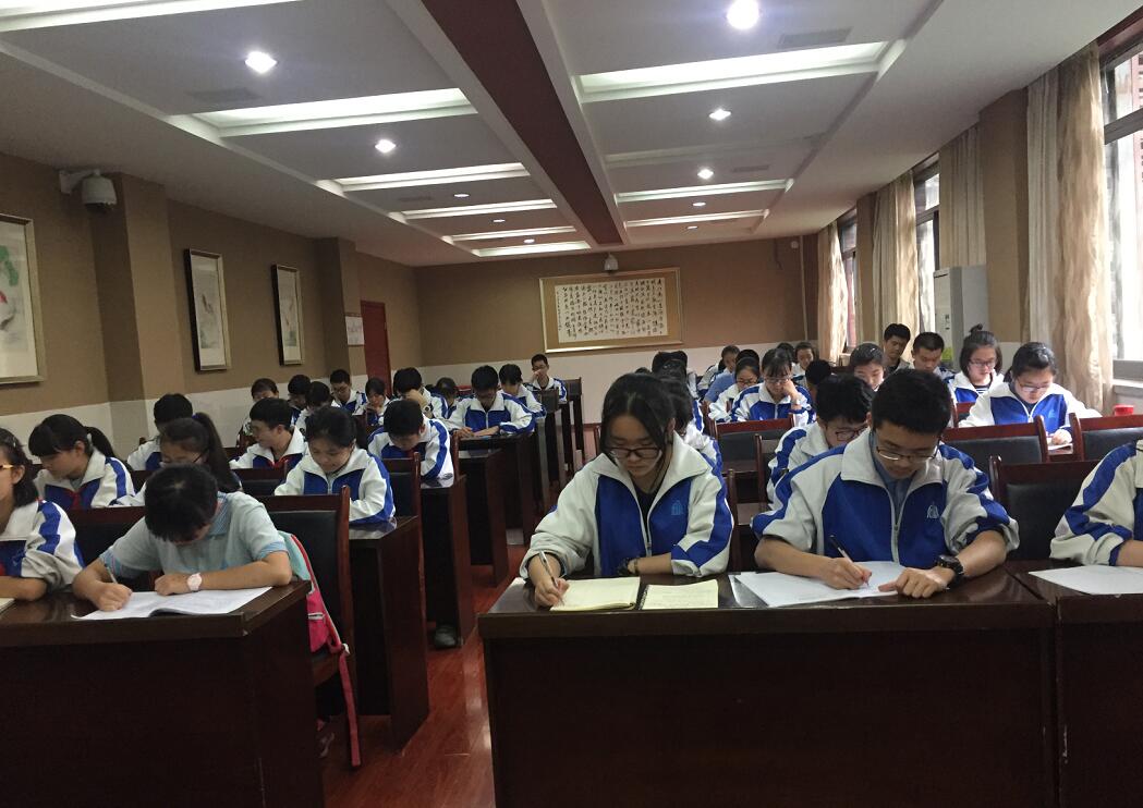务实创新  精诚团结 ——2016-2017学年下学期第十一周学生干部例会