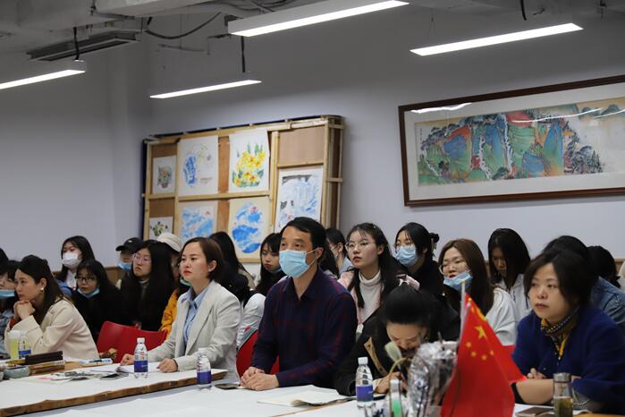 加强校际交流 促进共同发展 -- 安徽师范大学美术学院师生赴成都高新区 石室天府中学（锦城湖校区）观摩学习简讯