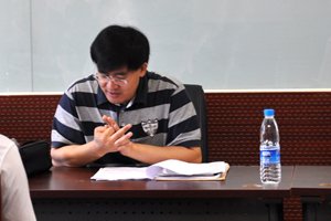 石室中学数学教研组长寇明珍老师受邀为我校做备课组长培训