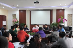 我校德育处组织召开第三周班主任例会
