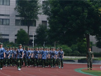2016级新生军训——《今日之失，明日之师——记高一四排之新训练》（副排长；温富玖）