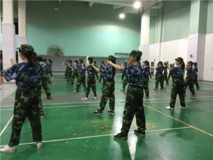 高一十二排匕首操演练