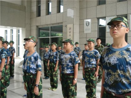 任风雨来袭，我自岿然不动！