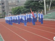 认真复习 诚信考试 我校举行2014--2015学年下期第十六周升旗仪式！