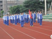 丰富暑假生活，过充实快乐暑假---我校举行2014--2015学年度下期第十九周升旗仪式