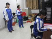 科学复习   诚信应考--我校举行第二十周升旗仪式！