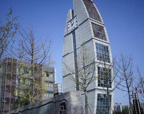 虚怀若谷潜心学习  反思提升砥砺前行