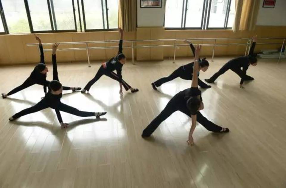 说明:http://mmbiz.qpic.cn/mmbiz_jpg/uPJ1csl0iaqSbeaNG8Lv9Wu5gWQErGy8ZtBic9zRwXG05vgQQEheE4g4FJicCmYX50O7gRJxxeVAv0D0u6JZse0GQ/640?wx_fmt=jpeg&wxfrom=5&wx_lazy=1